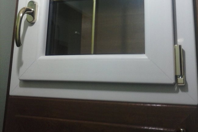 FINESTRE IN PVC ,IN LEGNO, PORTE INTERNE, PORTE BLINDATE