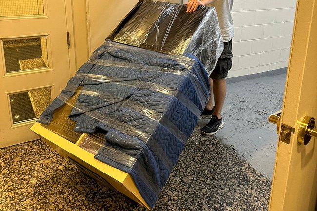 Zeus Moving-8