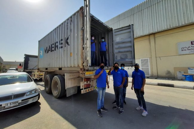 Wonderful weather in Dubai- loading 20ft FCL