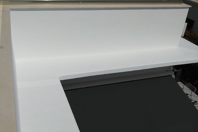 Pure white paint job.
