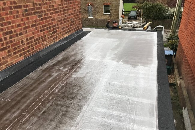 Felt roofing with an aluminium solar finish