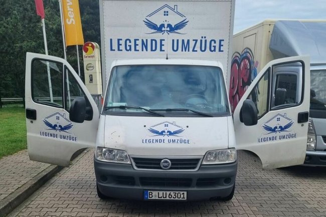 Legende Umzüge schnell und sicher ans Ziel.