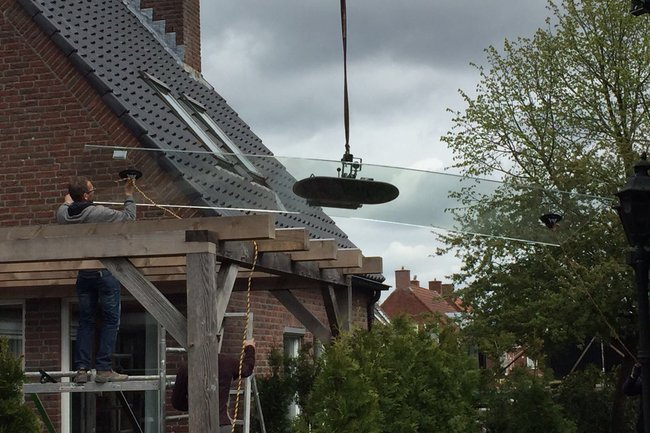Pergola met glazen dak.