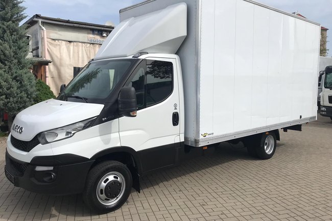 Für ideales Verstauen, haben wir eine Kastenwagen Flotte!