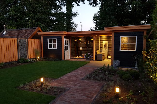 Tuininrichting met voliere