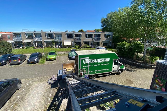 Op een zonnige dag een leuke particuliere verhuizing.