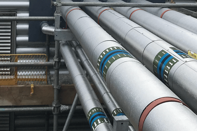 Terminating with liquid plastics for gas pipes in a boiler