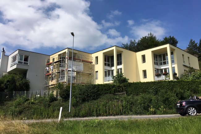 Reihenhäuser Alugerüst, Hochdruck reinigen, Fassade streiche