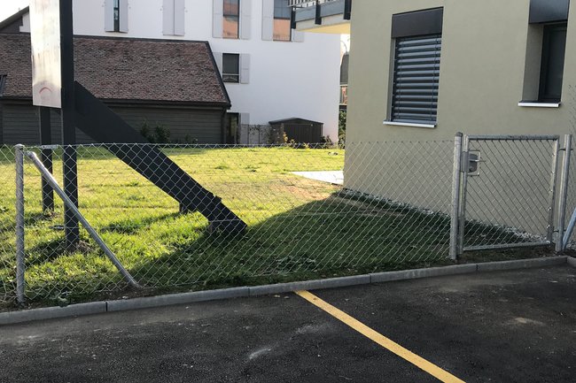 Pose de clôture ( Longirod, VD )
