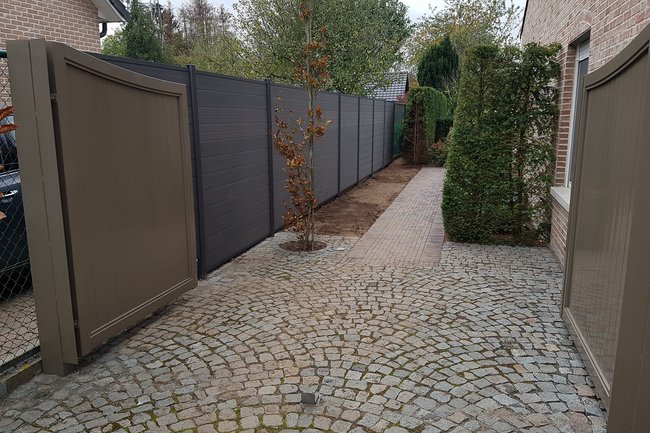 draaipoort met composiete schutting
