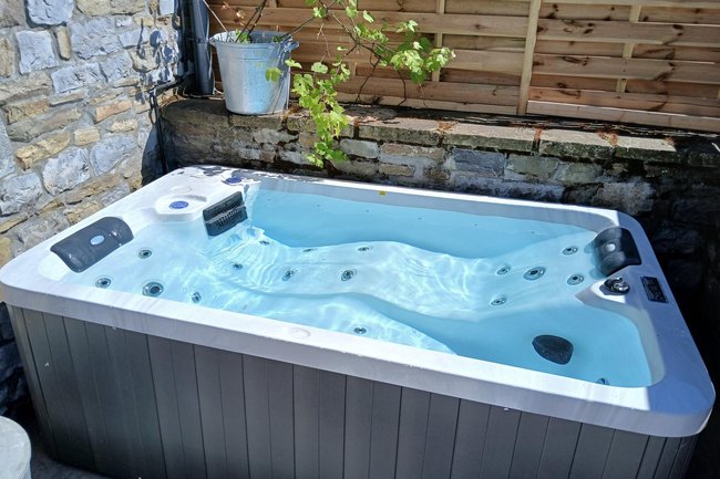 vente et mise en service d'un Jacuzzi 2 pers.