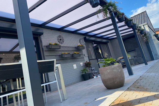 Terrasoverkapping met polycarbonaat