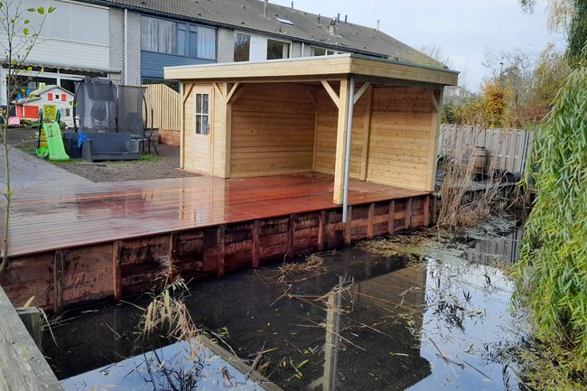 Beschoeing, vlonder en overkapping gerealiseerd