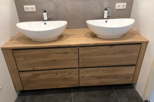 Axon interieurbouw / Massief eiken badmeubel opmaat