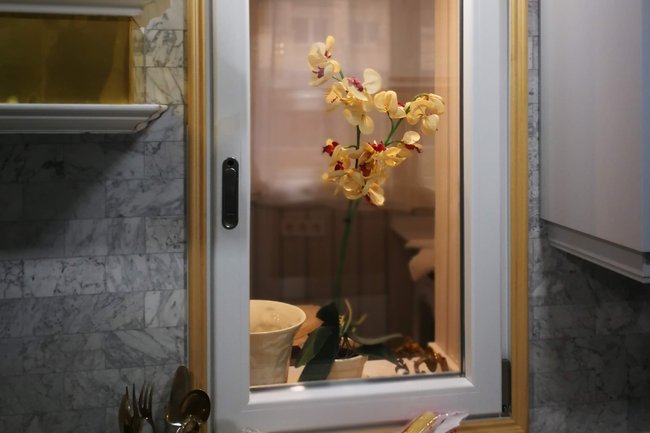 VENTANA BICOLOR CON ESTILO Y EFECTIVIDAD ENERGETICA