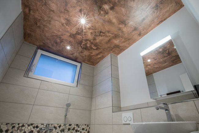 Spezial Denkmalen in Badezimmer Decke