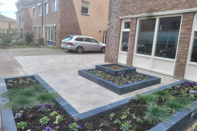 Grondwerk afvieren bieuwe bestrating
