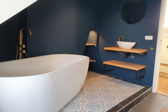Op zolder een prachtige bad wellness