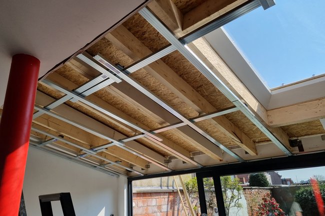 Gyproc werken schuindak met koepel strakke resultaat.