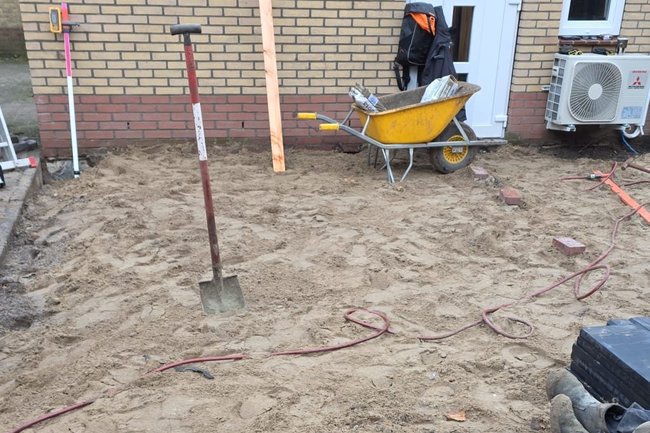 Afgegraven en zand erin. Nu iets moois creëren