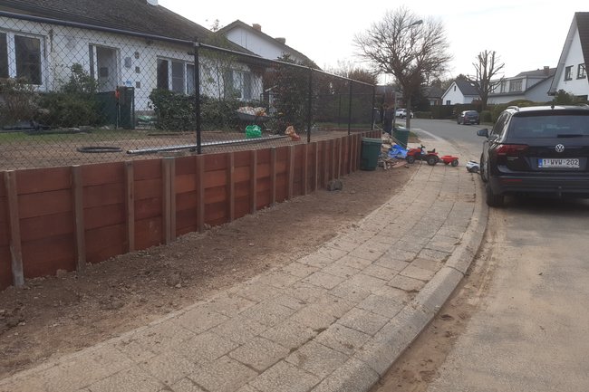 Projet d'aménagement à waterloo mur de soutenement en bois e
