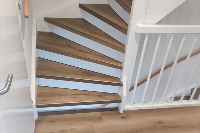 Open trap bekleed met vivafloor pvc stroken