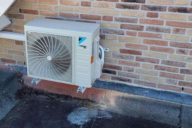 Mooie daikin split unit.
Fluister stille buiten unit.