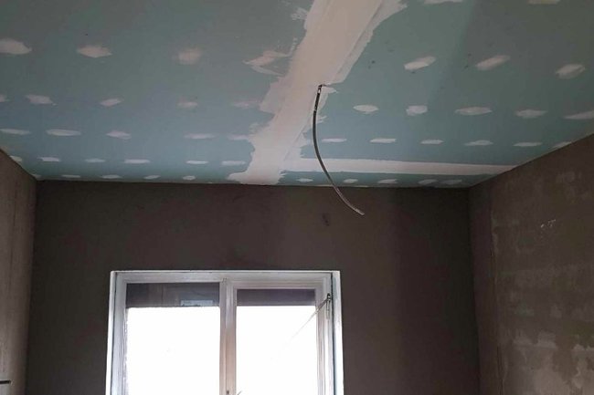 Gyproc plafond en pleisterwerk met cementpleister