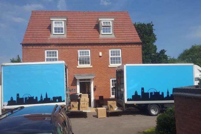 4 bedroom house move within Nottingham. From £585.00
