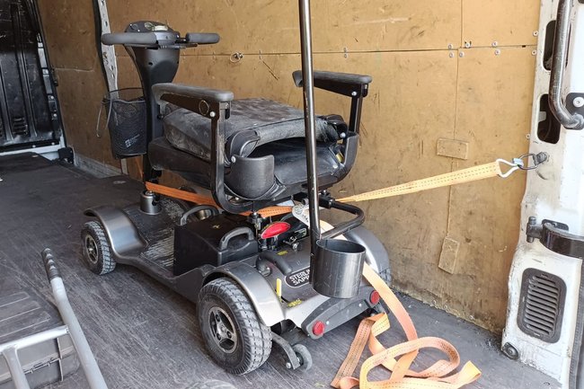 Transporte de Boiro a Santiago silla eléctrica para reparar.