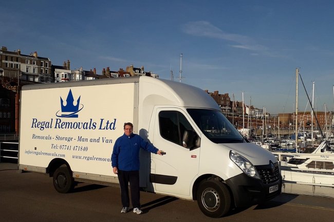 Low loader Luton van with 4 meter load space.