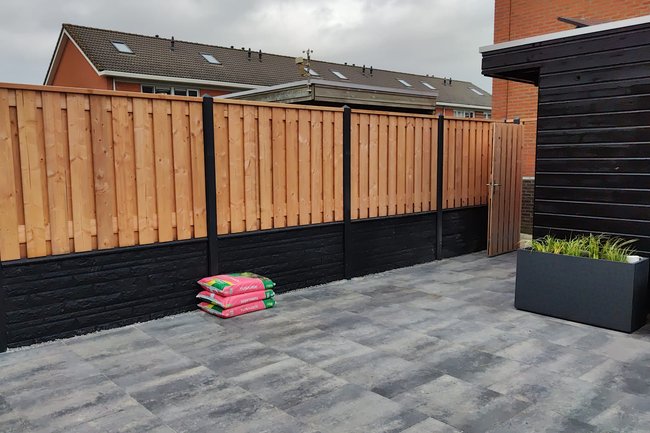 Barendrecht, ontwerp, plaatsen betonschutting, bestrating ed