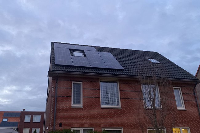 Totaal: 18 zonnepanelen geplaatst.