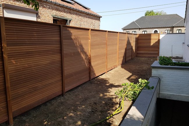 Tropisch hardhouten wand.