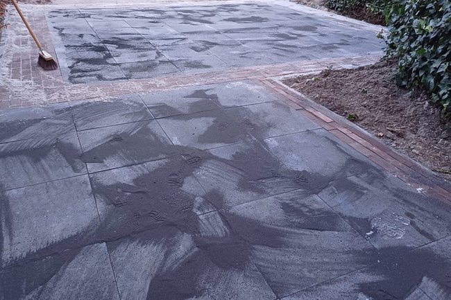 Straatwerk vervangen na