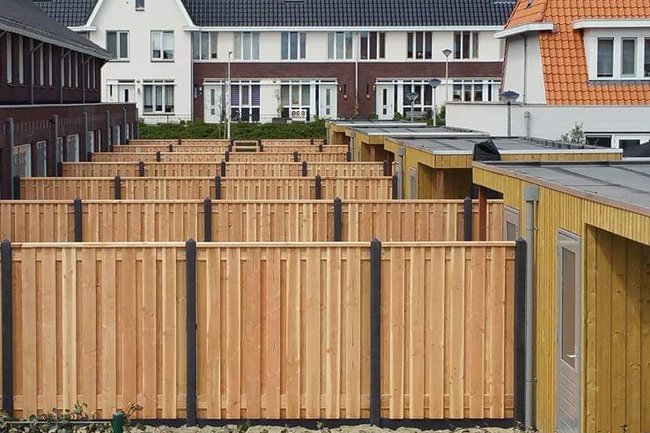 Antraciet beton met douglas 21 planken scherm