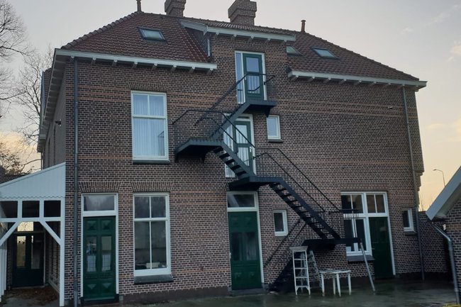 achterzijde villa te Beuningen knipvoeg