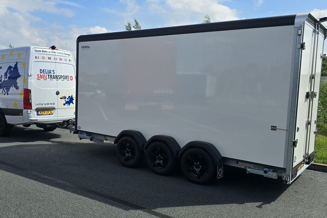 Delia's Sneltransport-3