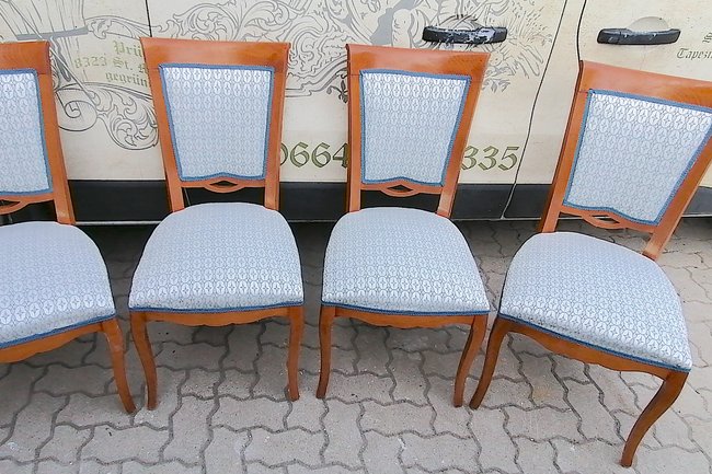 Neubezug von Esszimmer Stühlen