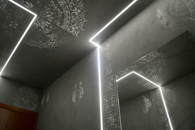 Led filo cartongesso con decorazioni in rilievo