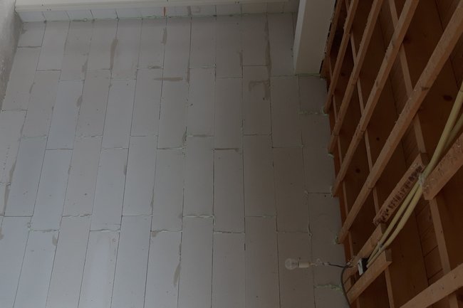 Slaapkamer gemaakt van ytong blokken