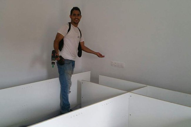 Montaje de armario sobre mantas