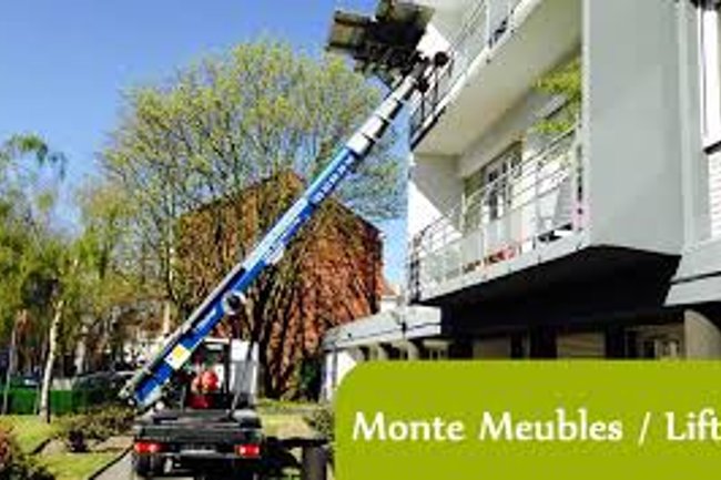 Monte meubles pour passer votre mobilier par les fenêtres..