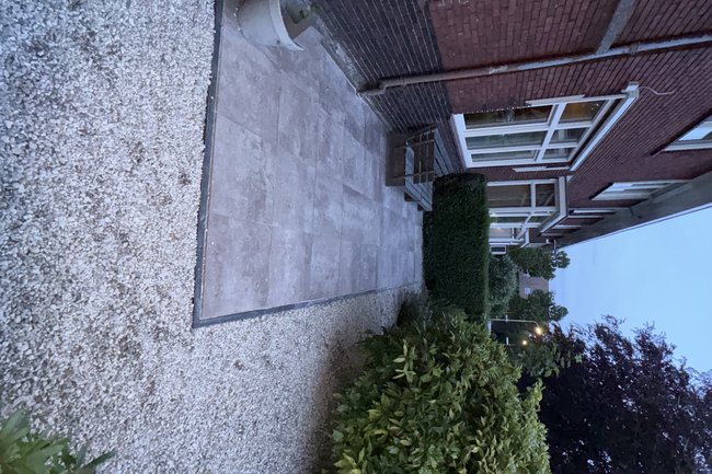 Van eenvoudig naar een moderne voortuin met klasse.