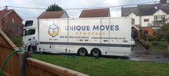 Unique Moves-logo